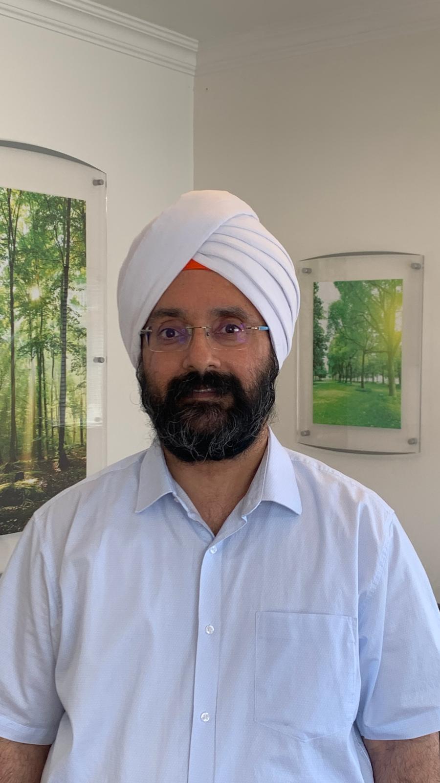 Dr Harginder Singh, implant dentist Solihull